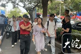 乌度卡：我和教练组喜欢杰伦-格林助攻小贾巴里反超比分的三分球